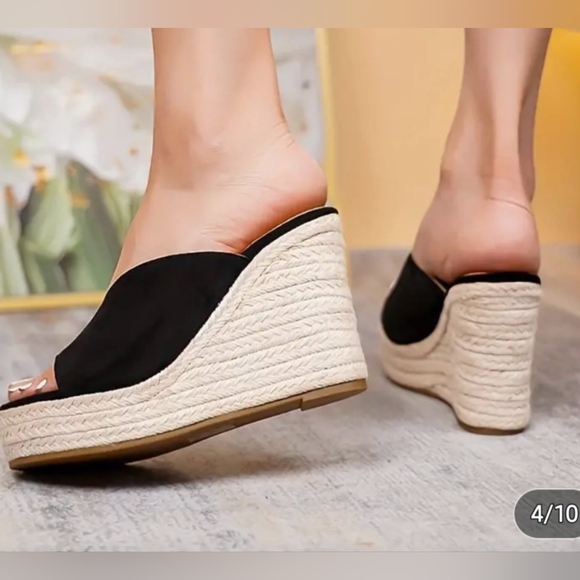 BLACK SUEDE PLATFORM,  SLIP ON, OPEN TOE. NEW WITHOUT TAG. SIZE US 8 RUN LARGE. - Picture 7 of 16